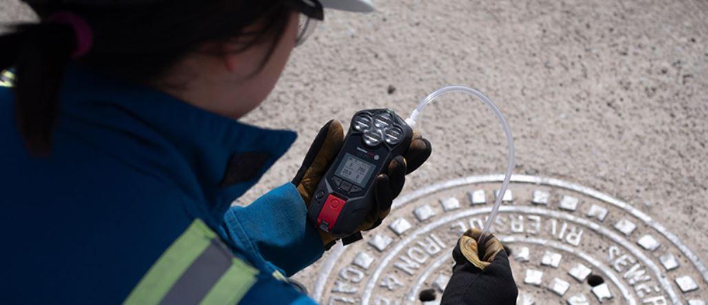 Multi gas pump for Confined Space Entry by Blackline Safety